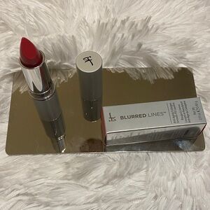 IT Cosmetics Blurred Lines Lipstick - Vibrant Red